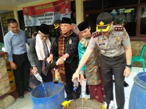 http://www.bantenhariini.id/wp-content/uploads/aep-a'ink/2018/04/WhatsApp-Image-2018-04-26-at-1.13.52-PM.jpeg