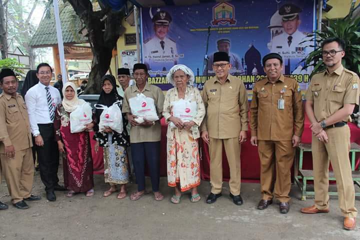 http://www.bantenhariini.id/wp-content/uploads/2018/05/Disperdaginkop-Kota-Serang-Gelar-Bazar-Murah_foto-by.Feby_aep.jpg