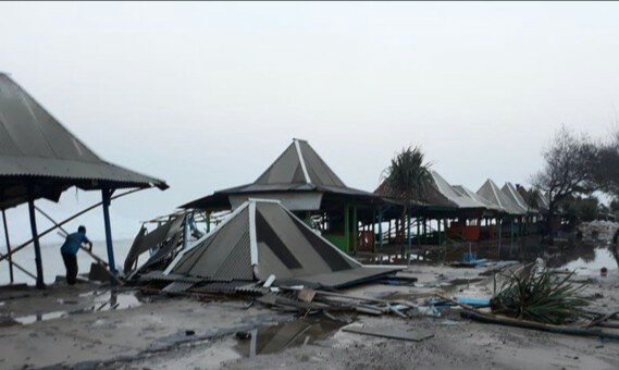147 Gazebo Hilang Diterjang Gelombang Tinggi di Gunungkidul_Foto Bantenhariini.BHI_1