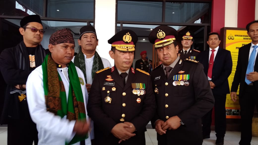 Peringati Hut Bhayangkara ke-72, Kapolda Banten Berikan Penghargaan_Foto Bantenhariini_Aep.BHI