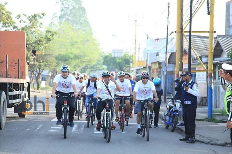 Ribuan Orang Ikuti Funbike Pilkada Damai Kota Tangerang 2018_Foto Bantenhariini_BHI