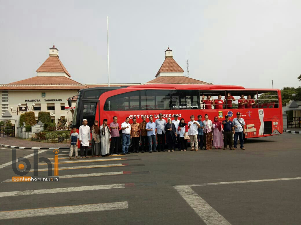 Bus Wisata, Siap Antar Wisatawan Keliling Kota Tangerang