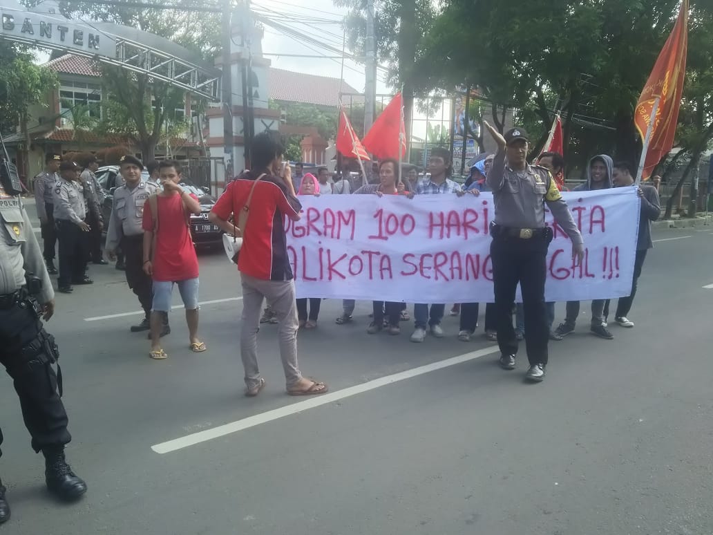 Program 100 Hari Kerja Dinilai Gagal, Puluhan Mahasiswa Lakukan Aksi