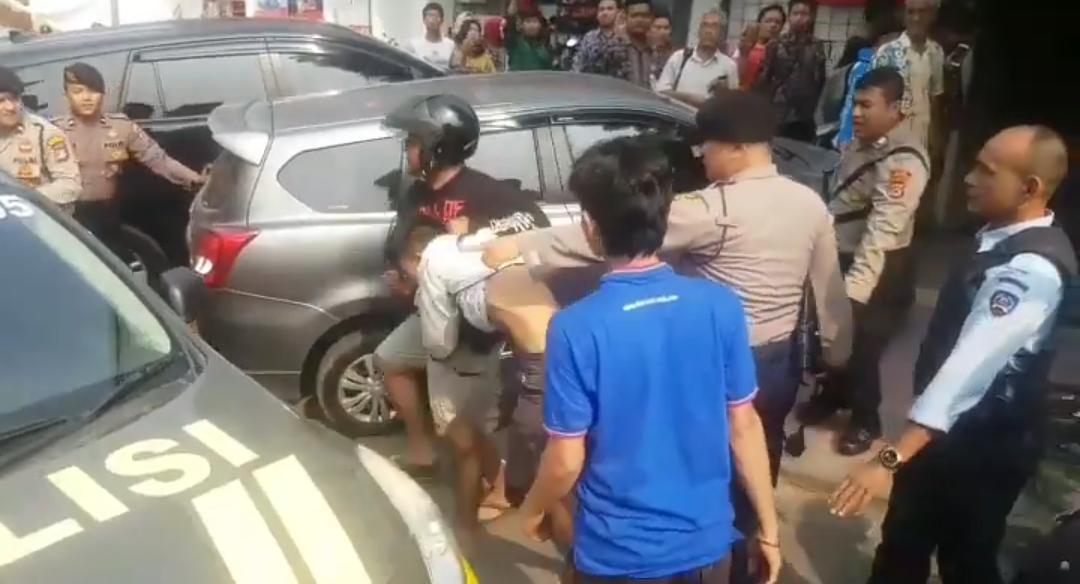 Dua Pelaku Maling Motor Diamuk Massa