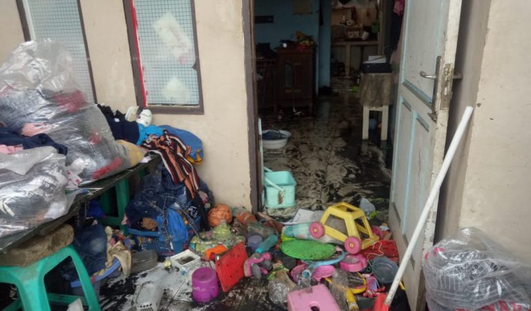 Korban Banjir Tangerang Keluhkan Kerugian