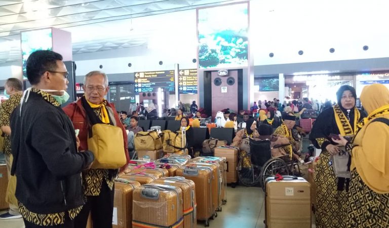 Ribuan Jamaah Indonesia Terancam Batal Umroh