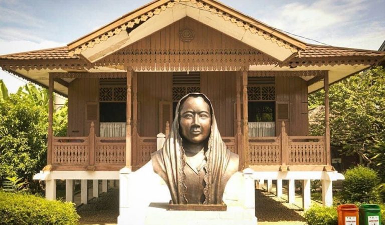 Fatmawati, Soekarno, dan Kisah Perjuangannya di Bengkulu