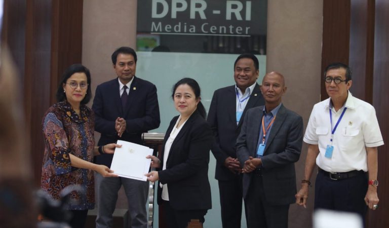 Ketua DPR RI Terima Rancangan UU Tentang Penetapan Perppu No 1 Tahun 2020