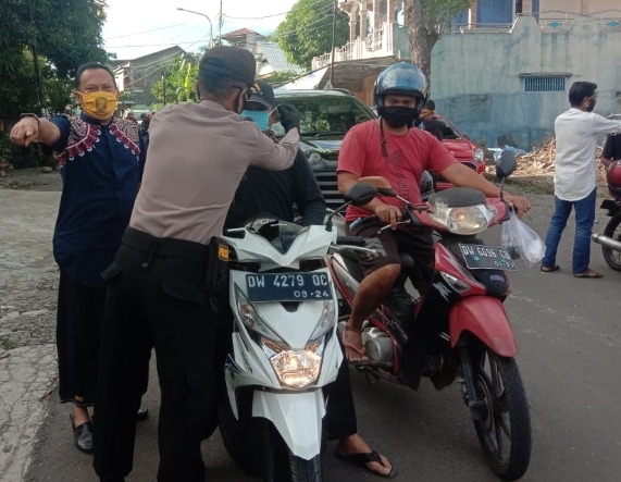 IWO dan Polres Soppeng Gelar Pembagian Masker dan Takjil