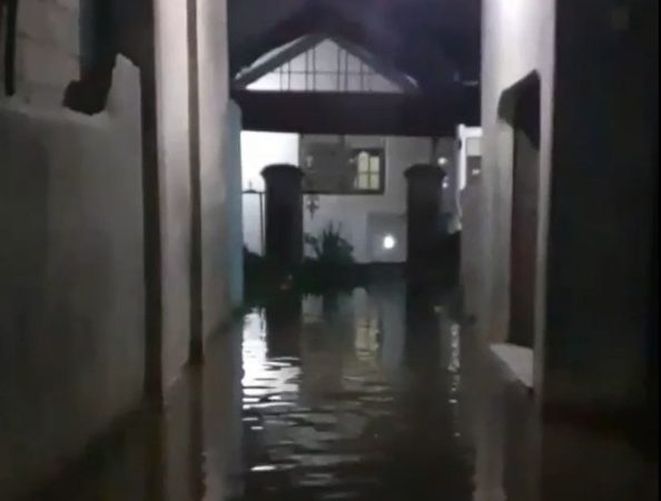 17 Rumah Warga Terendam Banjir Rob di Karangantu