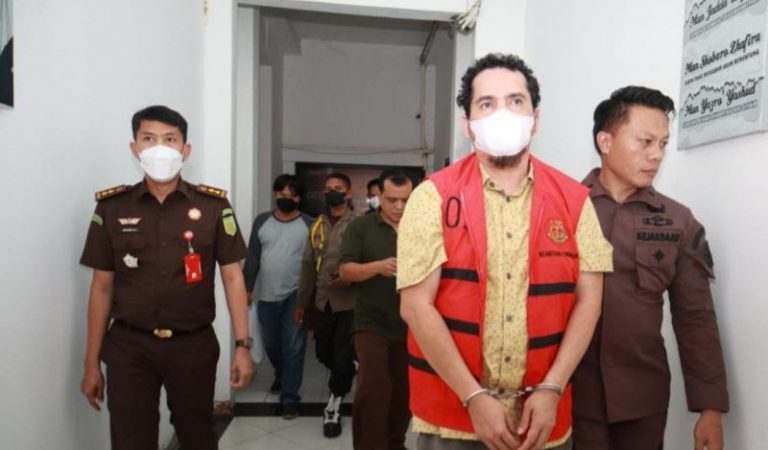 Tim Penyidik Kejati Banten Jebloskan Tersangka Dugaan Gratifikasi Mafia Tanah