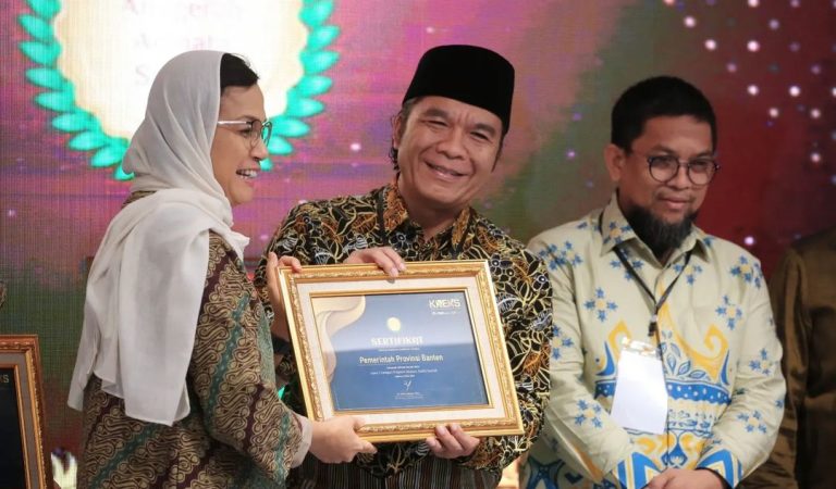 Provinsi Banten Raih Dua Penghargaan Anugerah Adinata Syariah 2023