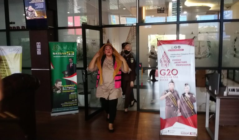 Tilep Dana Desa Kades Katulisan Ditahan Kejari Serang