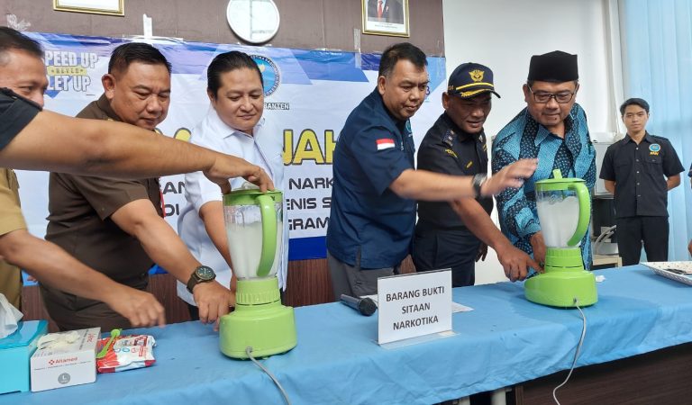 BNNP Banten Musnahkan 400 Gram Sabu