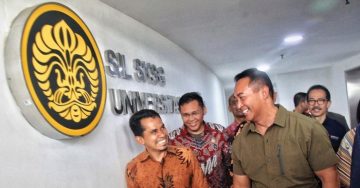 Jenderal TNI (Purn) Andika Perkasa memberikan kuliah umum kebangsaan di kampus UI Salemba, Jakpus. Andika sempat menyapa peserta sebelum memberi kuliah umum. Selasa (8/8/2023).
