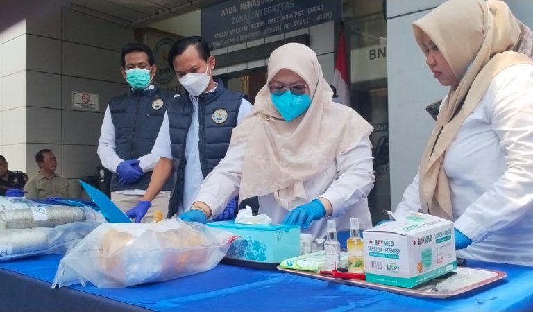 BNNP Banten Musnahkan Narkoba Senilai Rp5 Miliar, Modus Penyelundupan Ganja Disamarkan dalam Botol Jamu Cair
